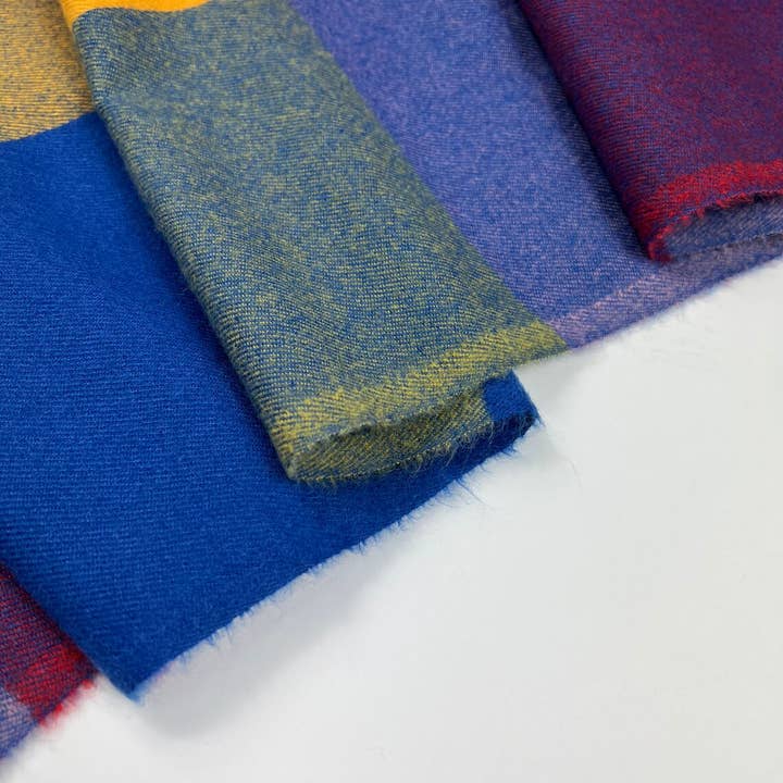 London Scarves - Wholesale Scarf - Women's - Classic colourful mini check scarf with tassels13