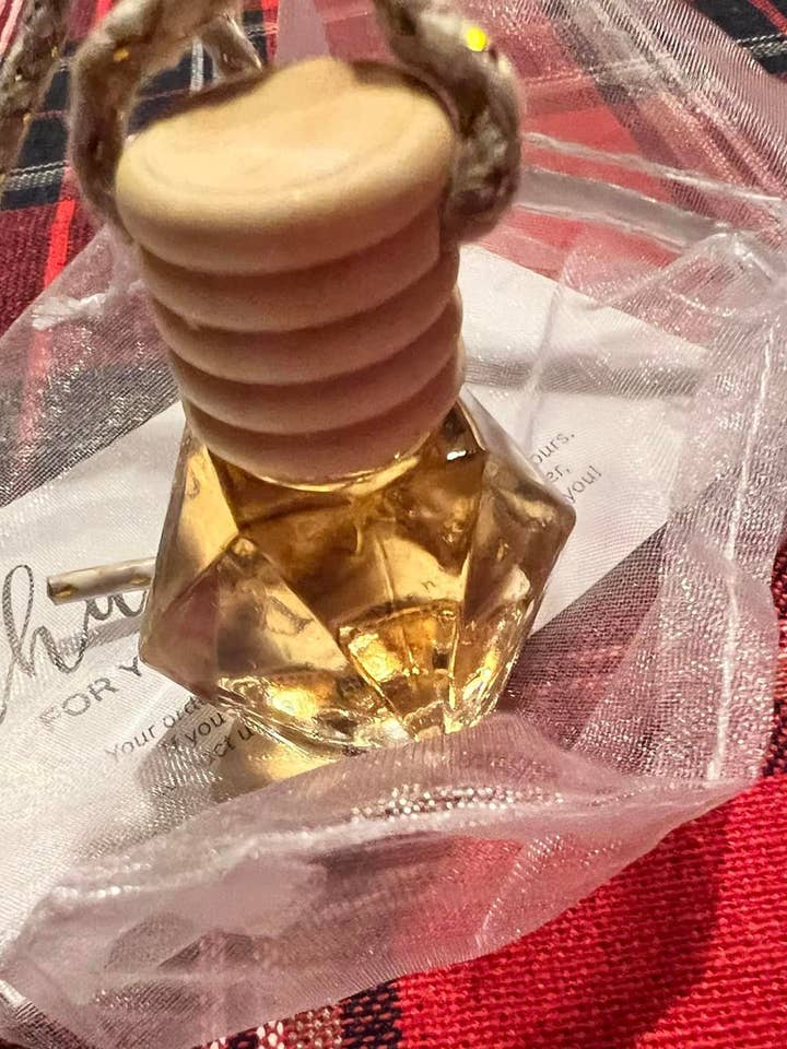 Diffuseurs suspendus pour la vente par ARIADNE NATURALS