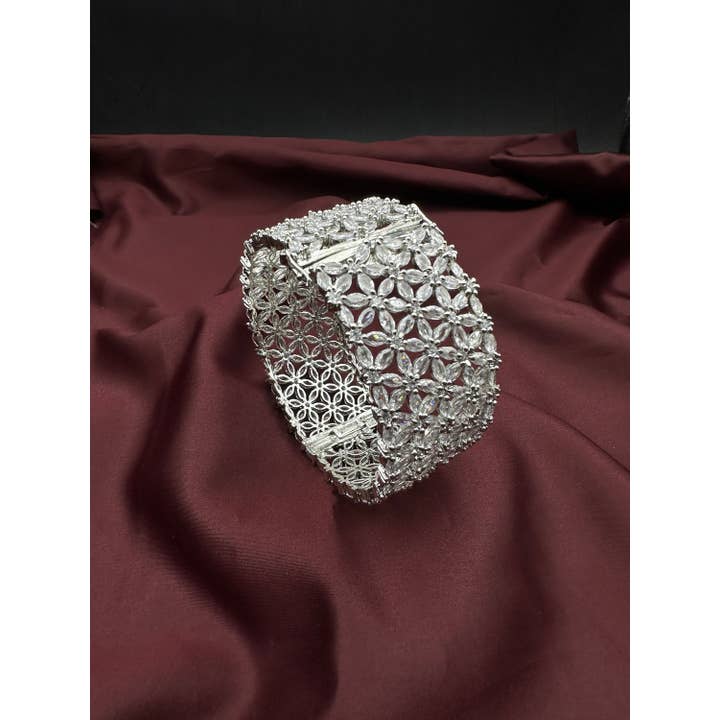 Amerikansk diamantarmbånd med hvid zirkon til brud for engroshandel hos Quirky Fashions