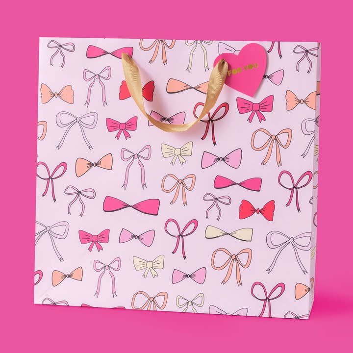 Taylor Elliott Designs - Vendita all'ingrosso Buste regalo - Sacchetti regalo con fiocchi rosa (3 misure) - Min. 41