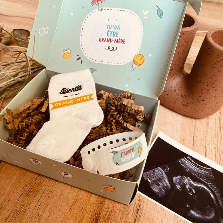 Aankondigingsdoosje zwangerschap voor grootmoeder voor wholesale door La vie en magenta