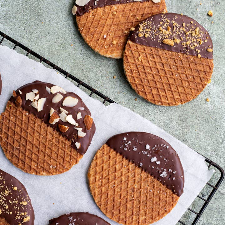 Dutch Waffle Company Stroopwafel Cookie - Wholesale Cookie - 8-Pack Traditional Caramel Stroopwafels (96ct)