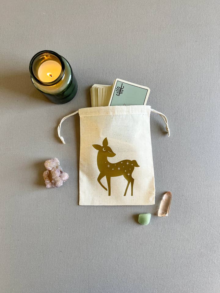 Cosmic Fawn Kordelzugbeutel für Tarotkarten und Kristalle für den Großhandel von Wishcraft Goods