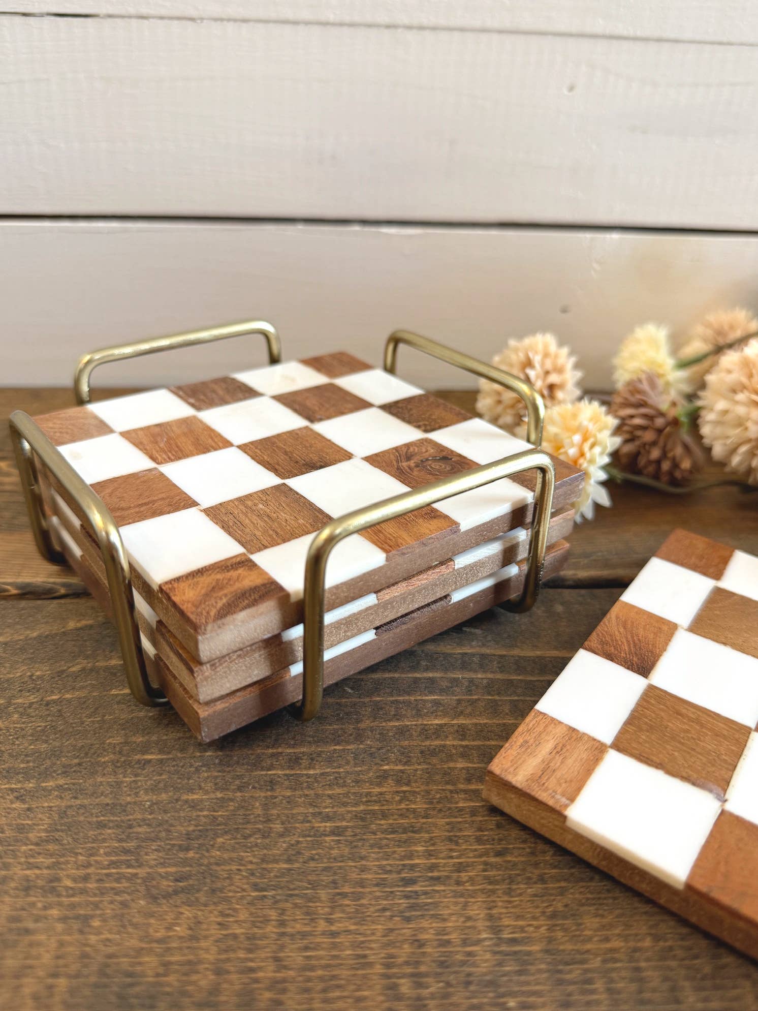 Made Market Co. – Engroshandel Bordskånere – Ternede træbrikker med holder3