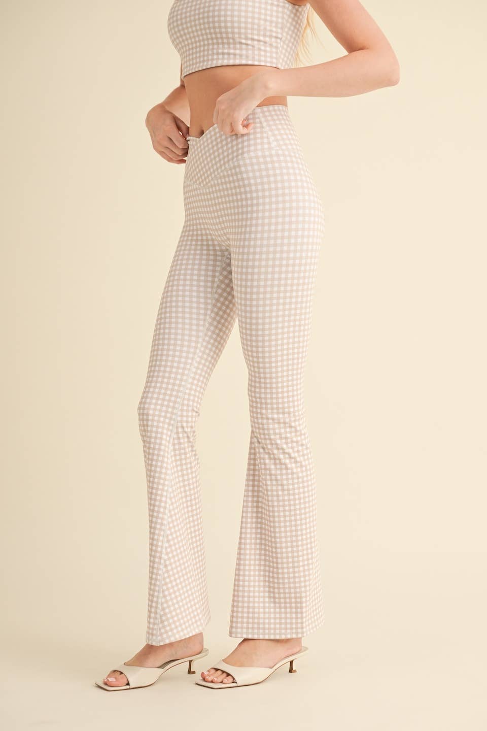 KIMBERLY C – Engroshandel Sports-/loungeleggings – til kvinder – Gingham Print Højtaljede Crossover Flare Leggings4