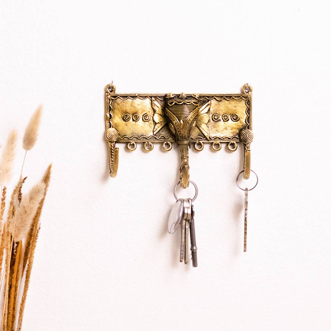 Svadia - Wholesale Wall Hook - 'Trinity Trunk krok' Mässingsfigure i Dhokra-konst