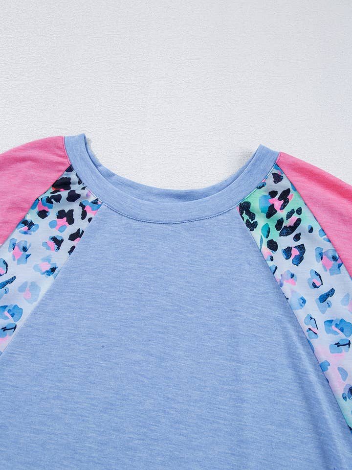 Bleu T-shirt à imprimé léopard avec patch colorblock grande taille en vente sur Faire5