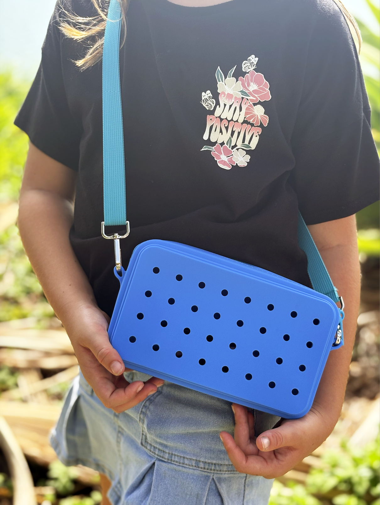 Left Right Design - Wholesale Crossbody Bag - Kids - MyCharm Purse -silicone, customizable, vibrant and versatile5