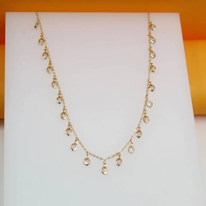 MIA Jewelry – Großhandel Kette mit Anhänger/Charm – Halskette mit 18 Karat Gold gefüllt in Tropfenform (F6)0
