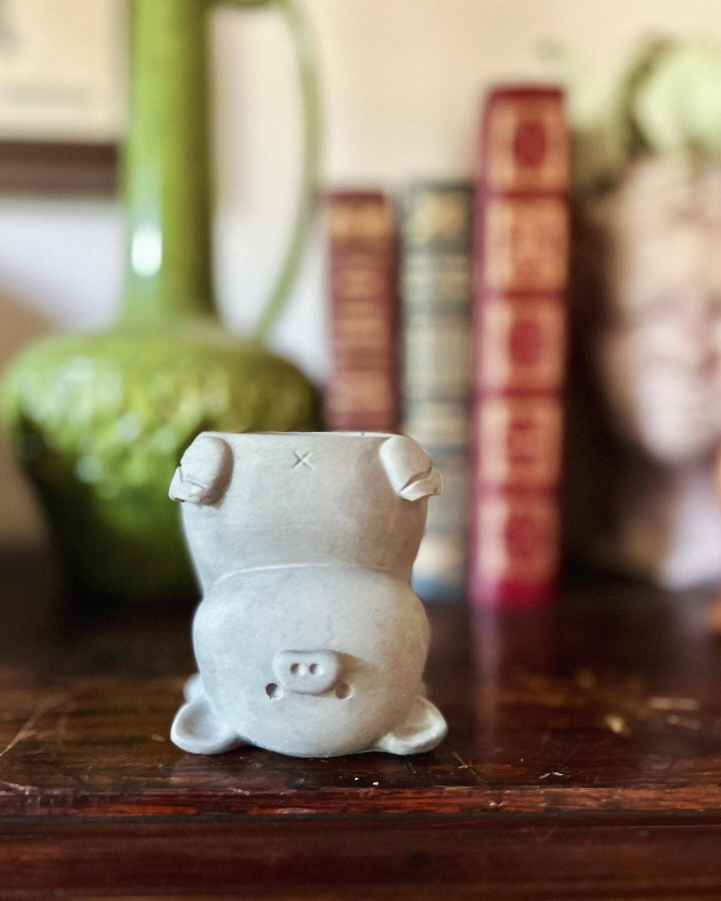 Queen City Crete - Wholesale Plant pot - Concrete Pig Planter4