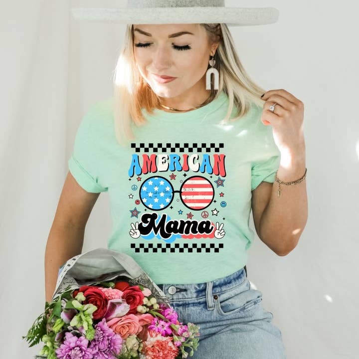 T-shirt American Mama | Chemise graphique pour la vente par KM Clothing