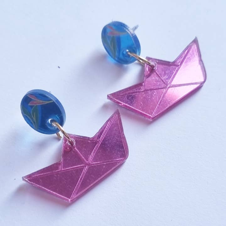 Fuchsiafarvet båd for engroshandel hos Sergi Bastian