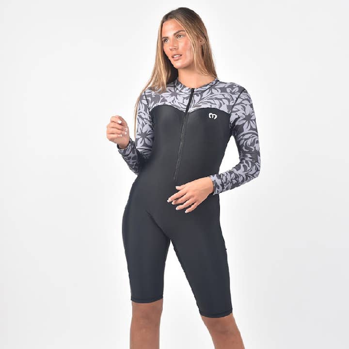 All-in-One-Bademode mit langen Ärmeln und kurzem Bein Julie für den Großhandel von Modestly Active