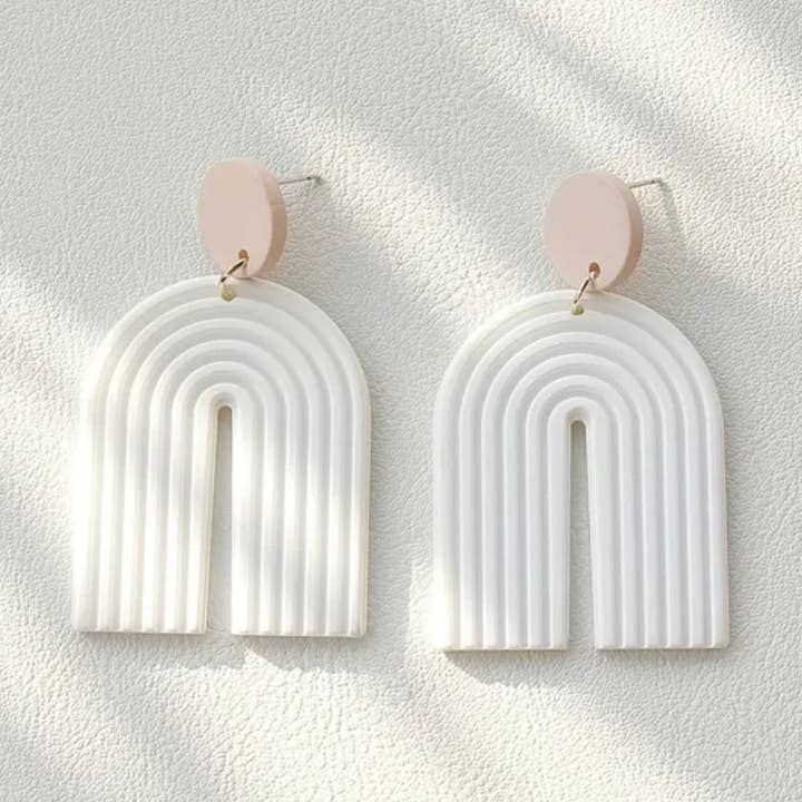 Pendientes blancos en forma de U para venta al por mayor de WinAri