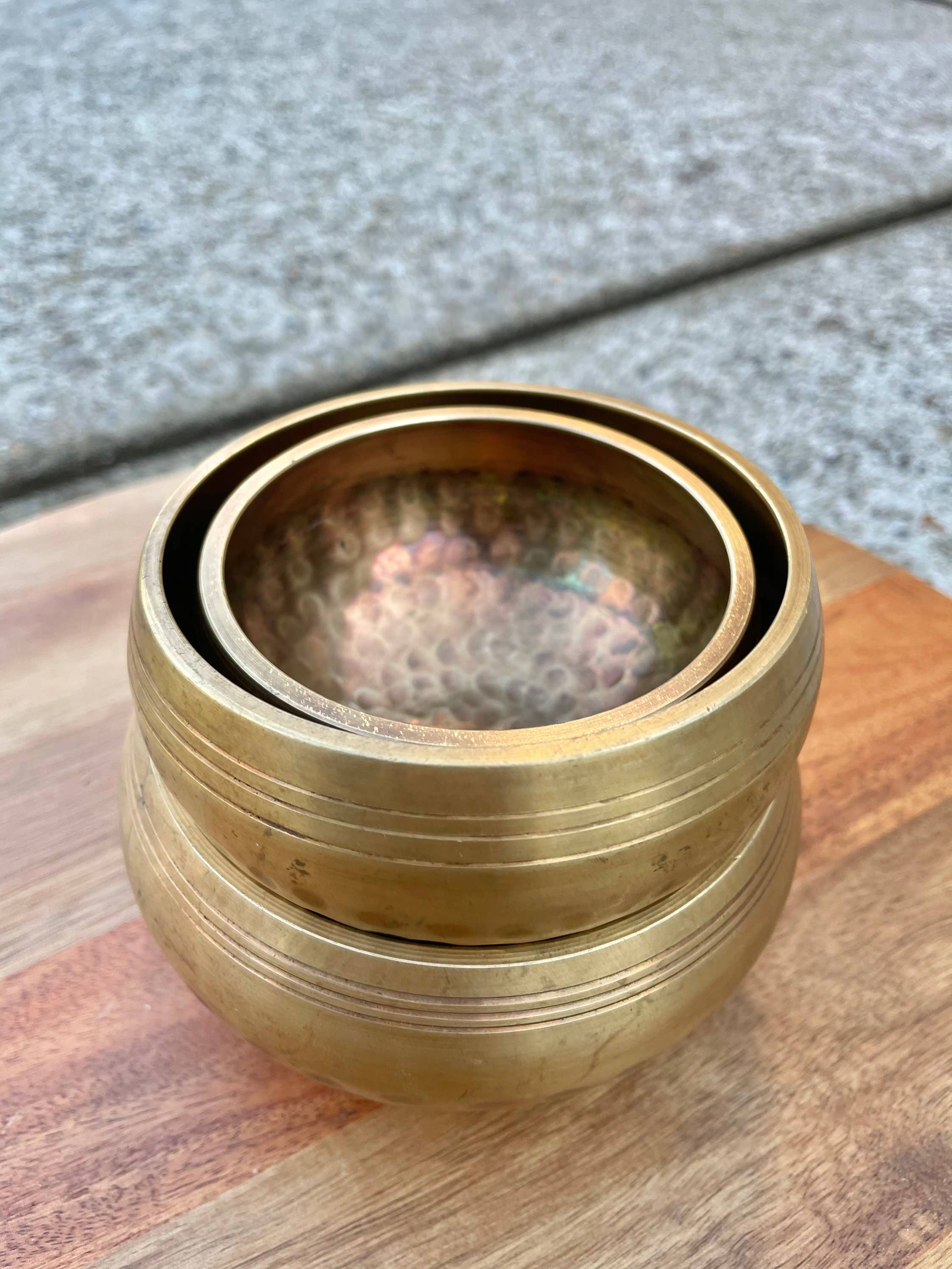 Like International – wholesale Meditation supplies – Singing Bowl Set of 3 for Meditation and Mindfulness5