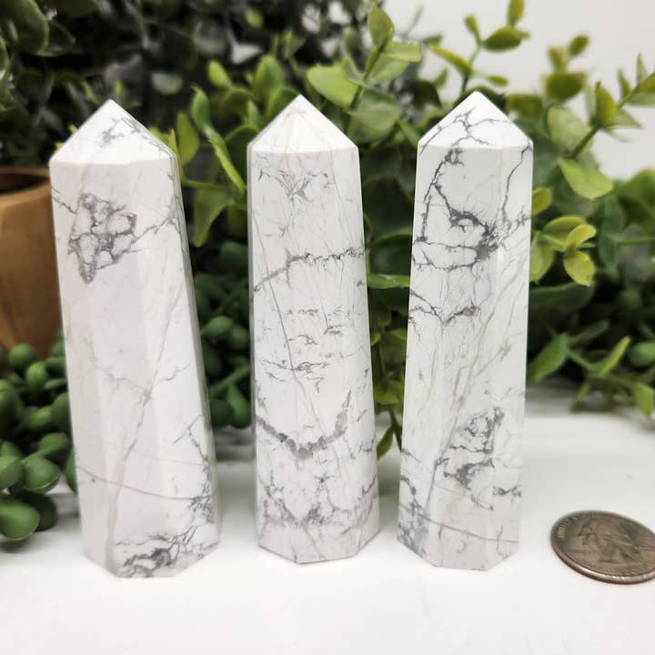 Meraki Gemstones - Wholesale Spirituele steen/kristal - White Howlite toren met 8 facetten (ongeveer 3,5-3,75"/8,9-9,5 cm)2