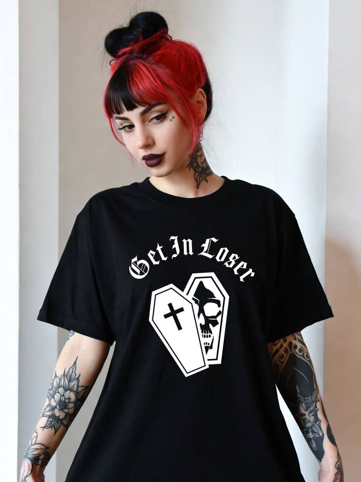Get In Loser, Camicia stile gotico, Camicia alternativa per la vendita all'ingrosso da parte di Wickedly Divine Shop