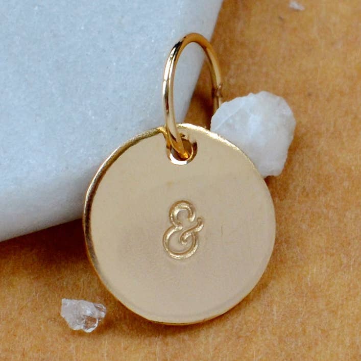 Pendentif Ampersand - pendentif avec symbole & // 2 polices pour la vente par Foamy Wader