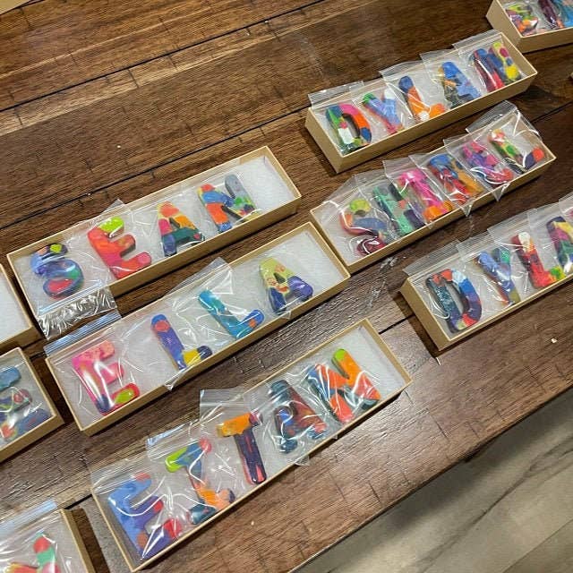 Snazzy Crayons – Engroshandel Gæstegave – Personlige farveblyantnavne, festfavoritter - solgt efter brev6