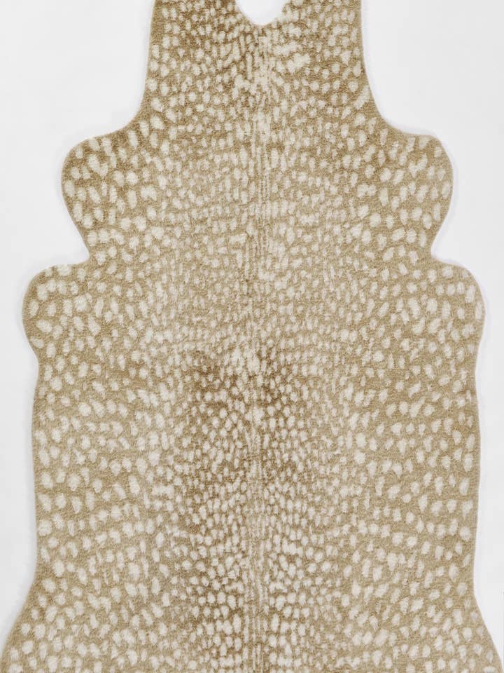Erin Gates Acadia Cheetah Beige Faux Hide Area Rug for wholesale by Momeni