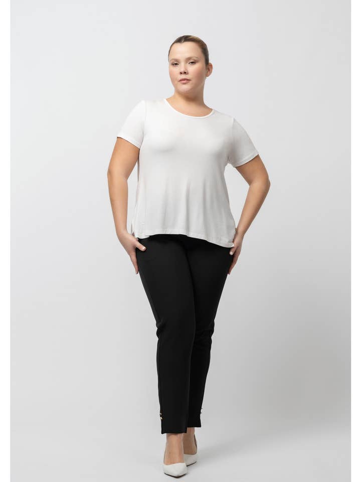 233018 - Pantalons classiques et tissu, collection printemps-été, grandes tailles pour la vente par Teresa Cardoso Oliveira