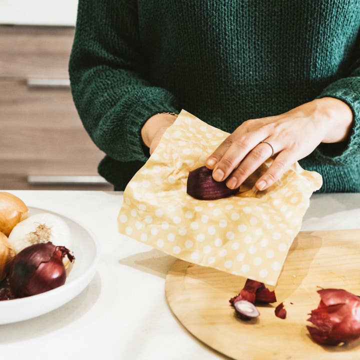 OLSEN+OLSEN – Engroshandel Indpakning/pose til opbevaring af mad – Økologisk bivoks mad wrap - Kamille prikker