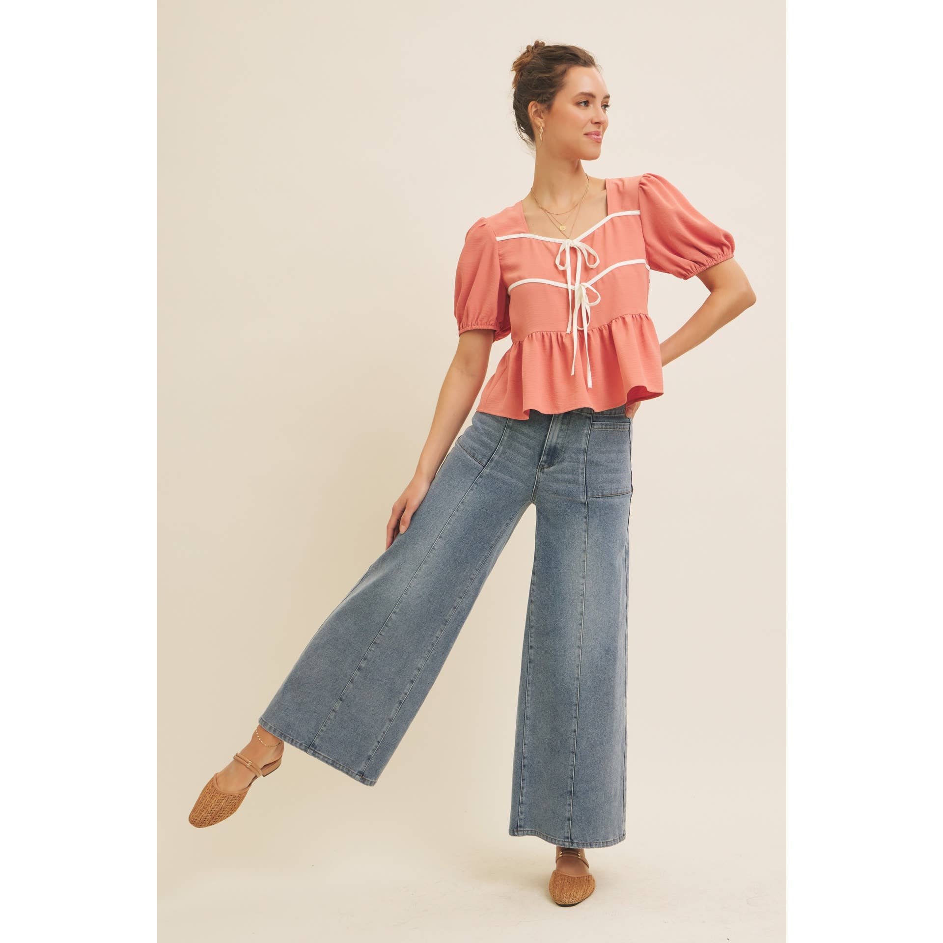 in february - Vente Chemisier – femme - BLOUSE BABYDOLL CHARMANTE AVEC NŒUDS CONTRASTÉS14