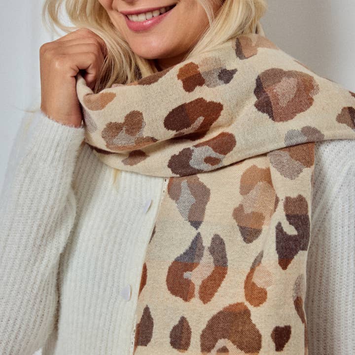 BYREN | ÉLINE L'ATELIER - Wholesale Scarf – Women's - Wool scarf with leopard pattern FL205DF4