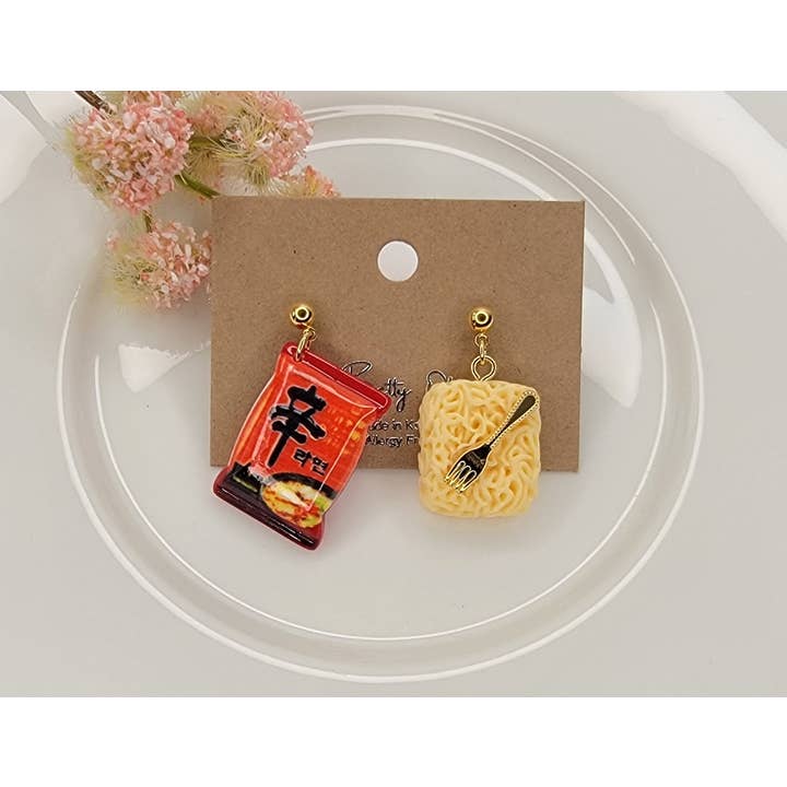 BETTYOH INC - Vente Boucles d'oreilles pendantes - BOUCLES D'OREILLES PENDANTES ASYMÉTRIQUES RAMEN.3