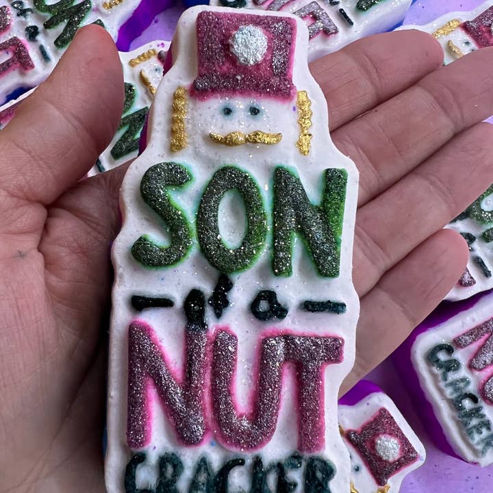 Unique creations soap company – Großhandel Badebombe/-sprudeltabletten – NUSSKNACKER Badebombe