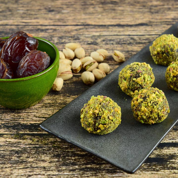 Coachella's Best Organic Dates - Wholesale Dried/Dehydrated Fruit - Organic Pitted Medjool Dates Box6