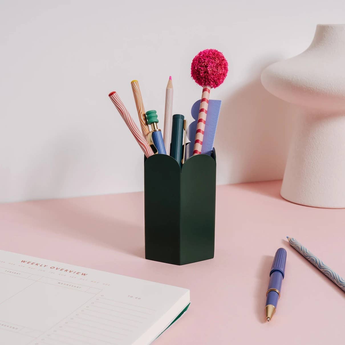Papier UK – wholesale Pen & pencil holder – Scallop Edge Pen Pot8