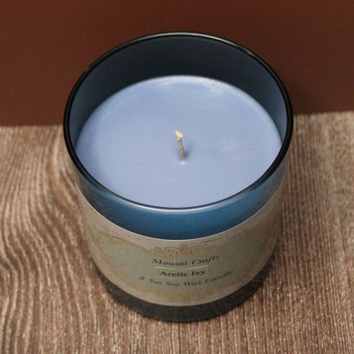 Candela in cera di soia Arctic Ivy 8,5oz per la vendita all'ingrosso da parte di Mousai Crafts