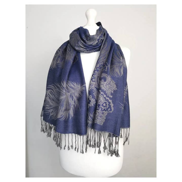 Écharpe/châle pashmina réversible super doux - Feather 1819 pour la vente par Superbia