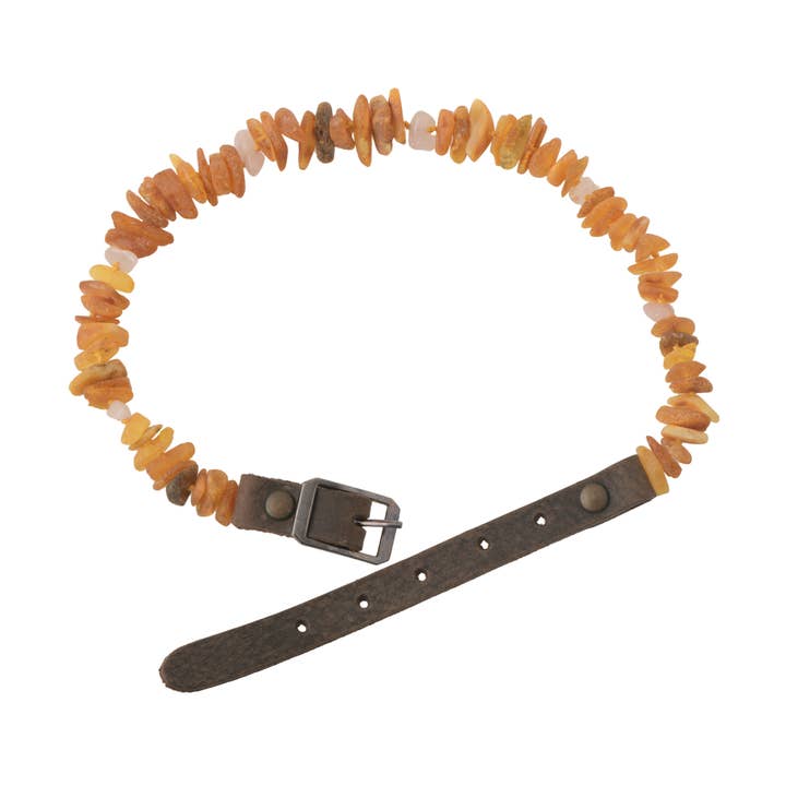 Collare per animali con ambra color cognac, ciliegia e miele e quarzo con cinturino in pelle per la vendita all'ingrosso da parte di The Natural Amber