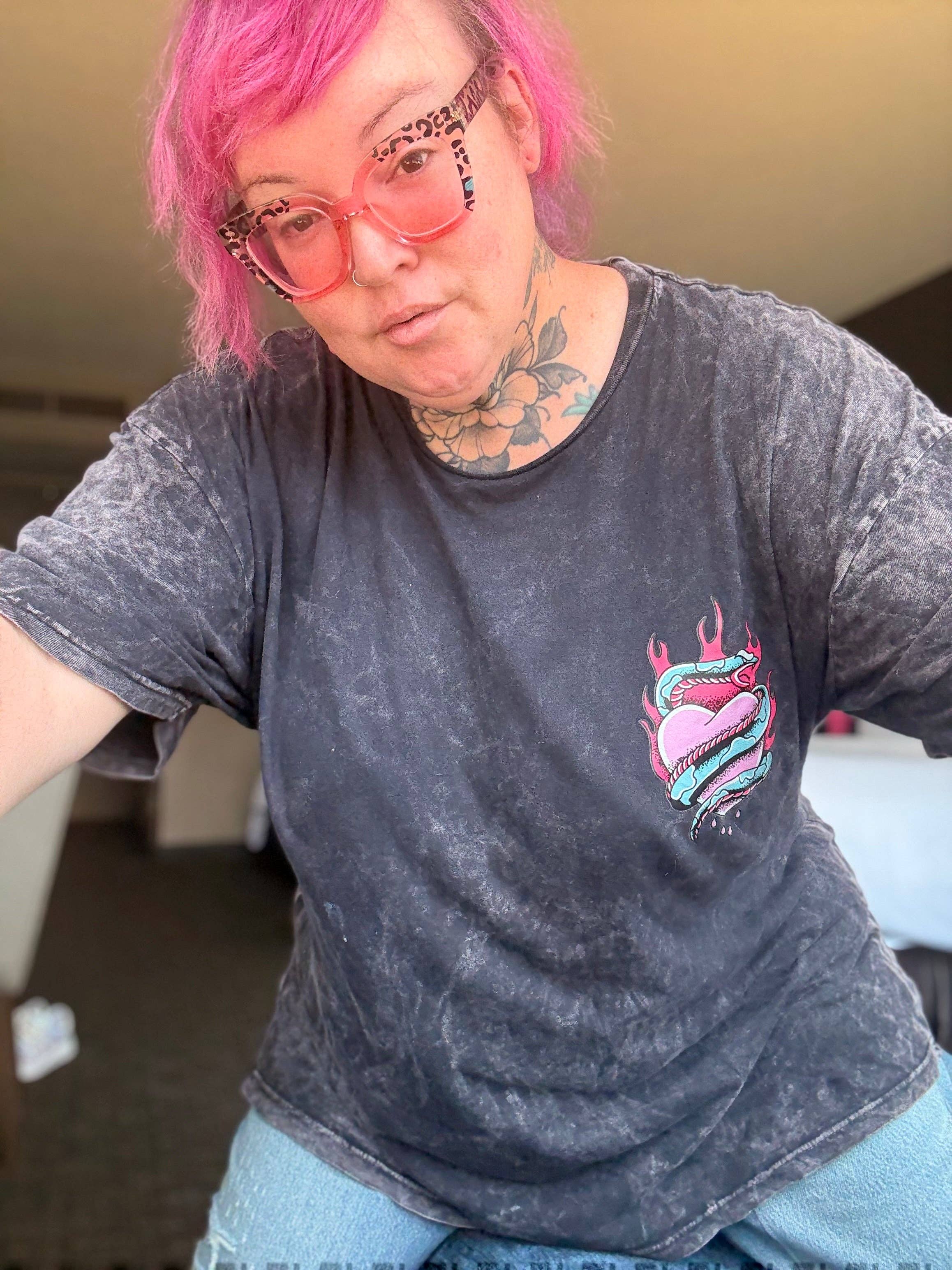 Kennidi Co. - Venta al por mayor Camiseta serigrafiada - Mujer - Protege la camiseta vintage de muñecas Lane Seven3