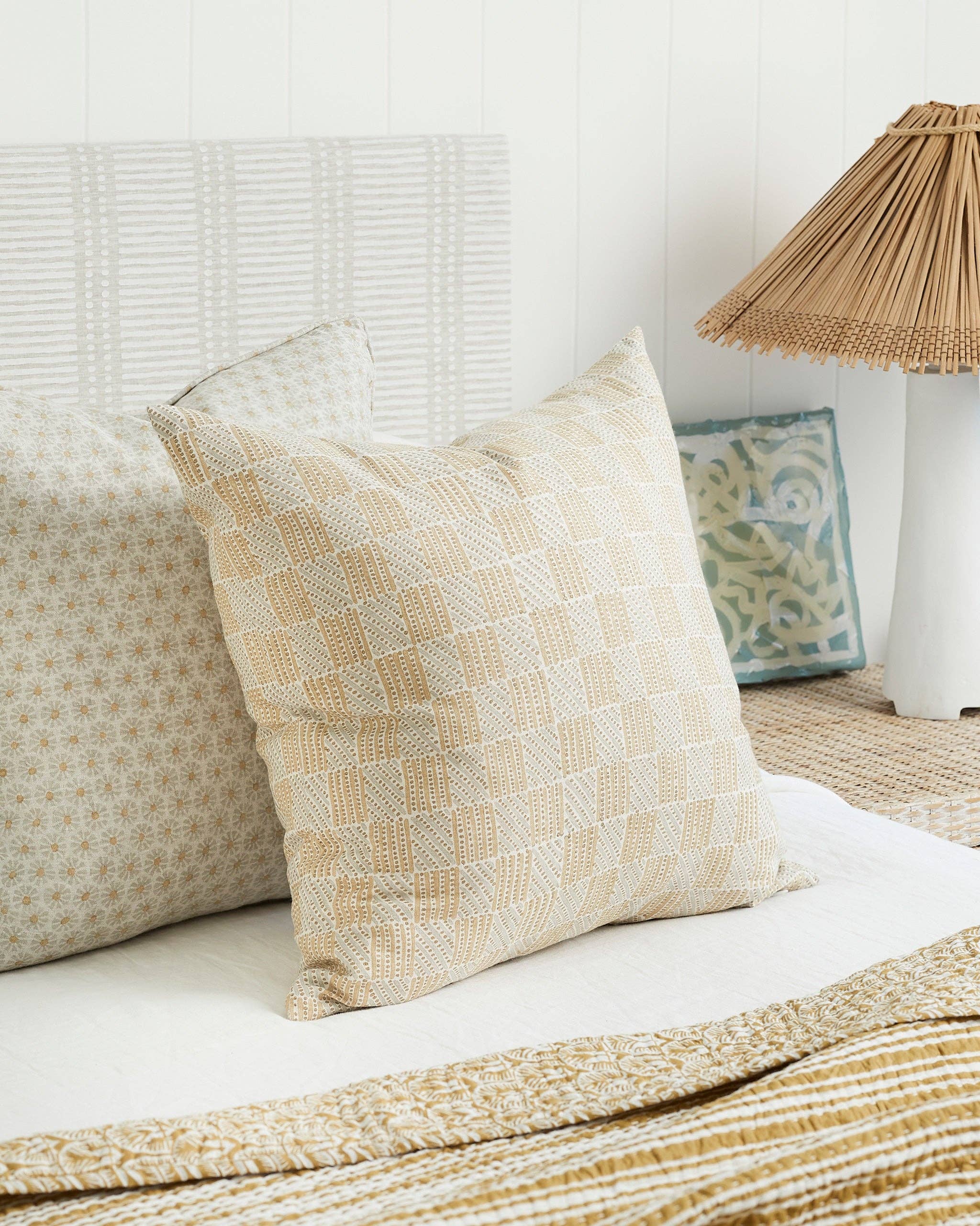 Walter G – wholesale Throw pillow cover – Etoile Elm Pillowcase1