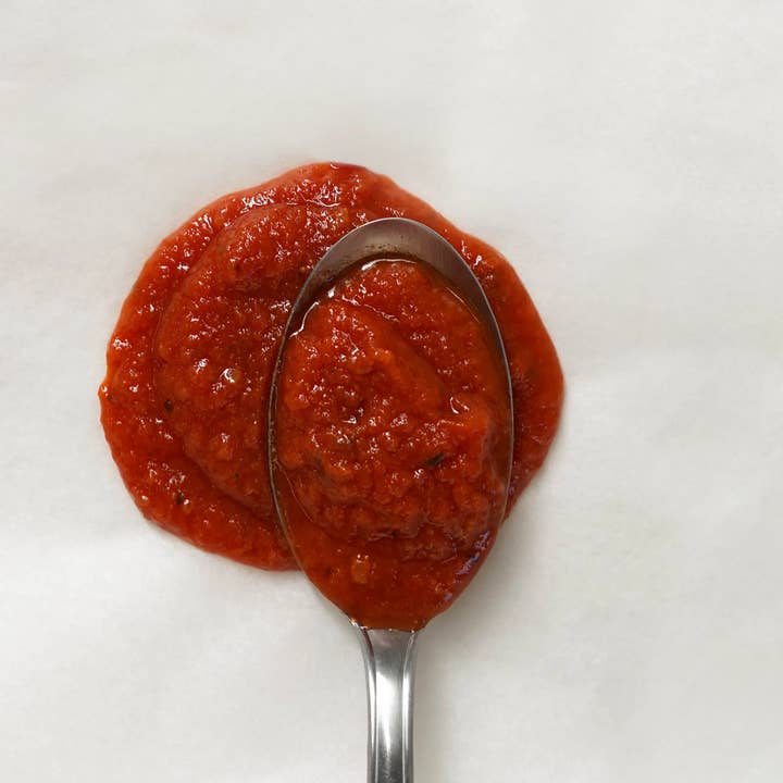 Sugo all’arrabbiata - Salsa di pomodoro con peperoncino e olio extra vergine di oliva (280g) per la vendita all'ingrosso da parte di OLIO DI SERRA