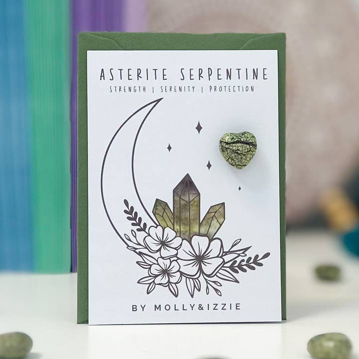 Asterite Serpentine Crystal på kort for engroshandel hos by Molly&Izzie