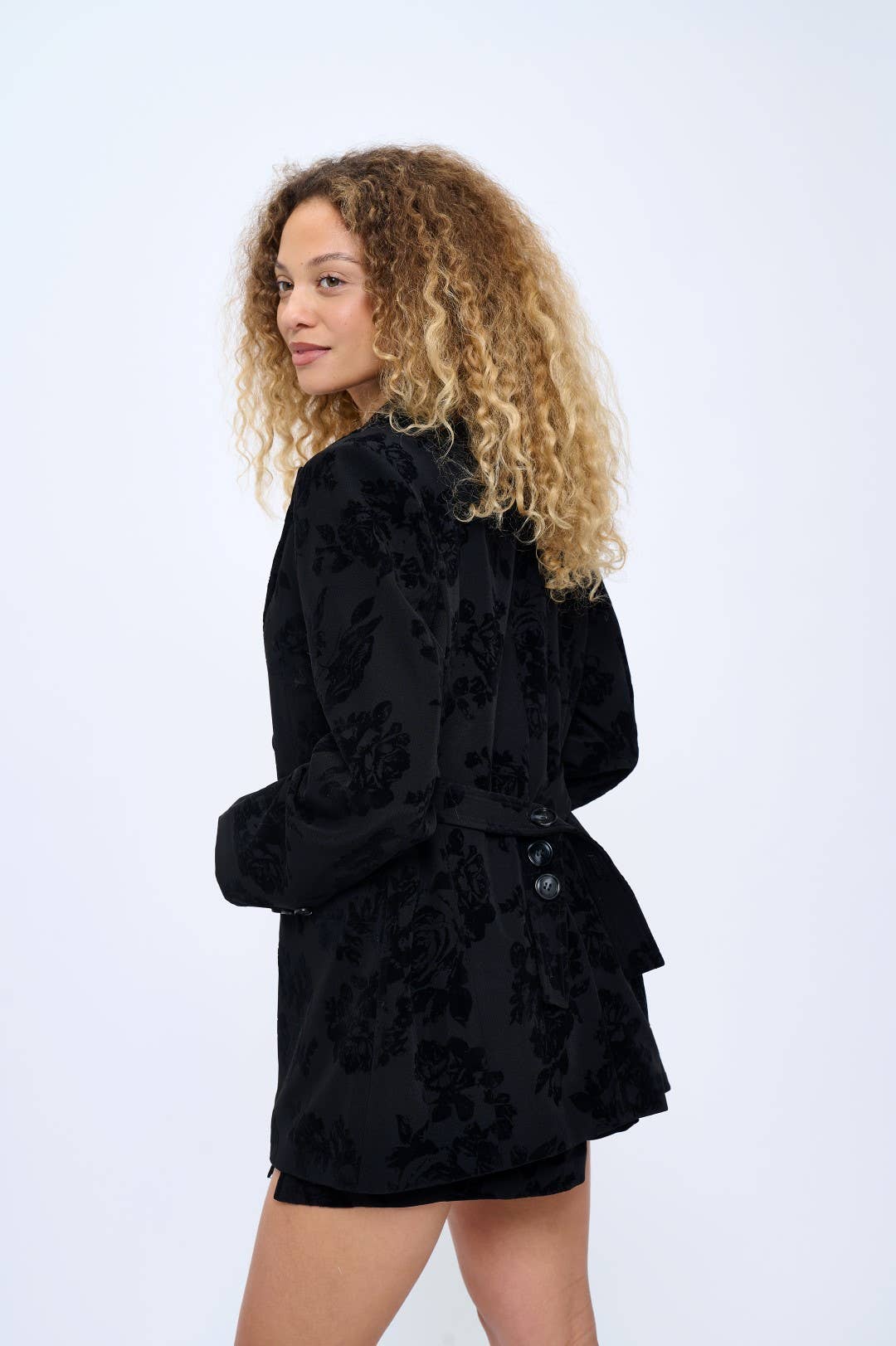 Preto CLAST1042: Conjunto de Duas Peças em Brocado de Veludo Imperial para venda a revendedores na Faire2