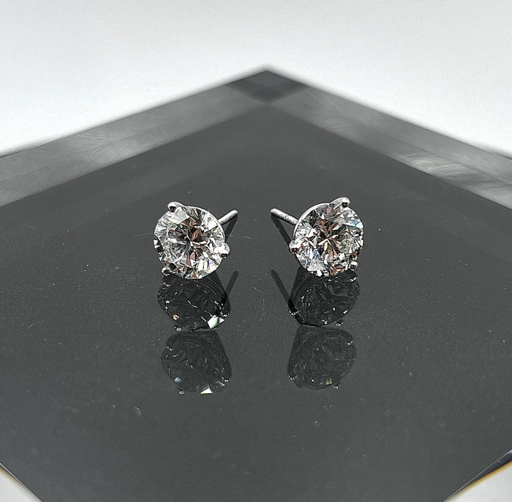 Elegant Jewels LLC - Vente Clous d'oreille - Boucles d'oreilles en or 14KT avec diamants ronds de laboratoire .5 CT2