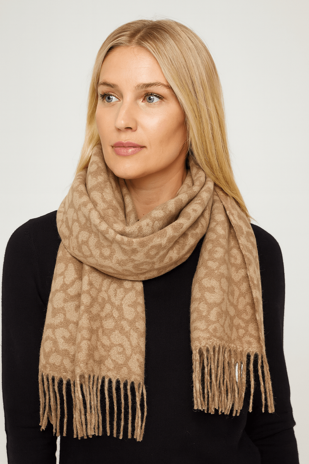 MiMi Wholesale - Wholesale Scarf - Women's - WCL520133 Suzi Leopard Print Scarf3