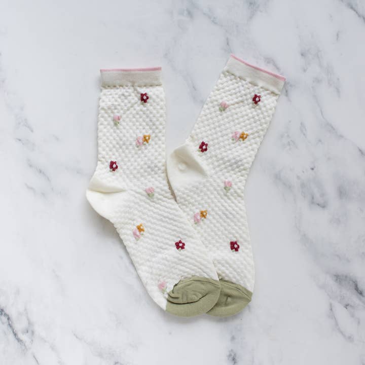 Tiepology - Wholesale Socks - Women's - Embossed Flower Casal Socks