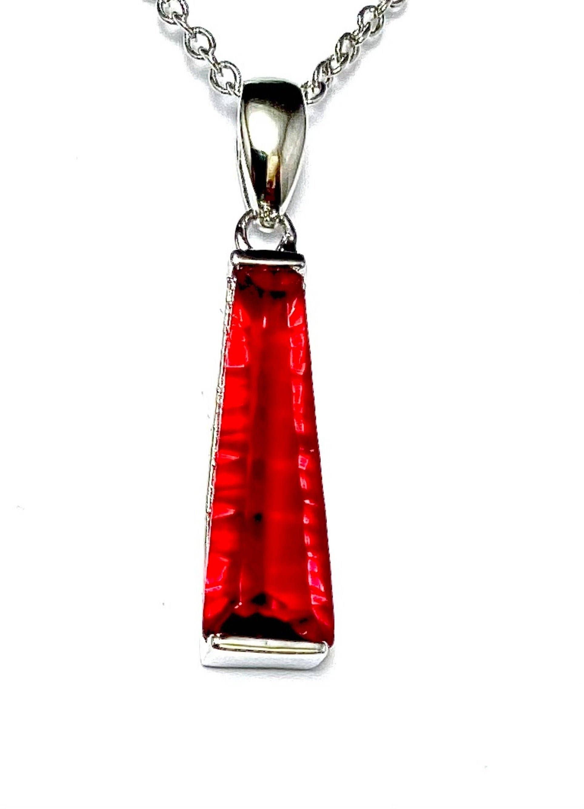 Twan Kee Jewelry - Vente Colliers à pendentif - Pendentif en argent sterling avec hélénite taillée de manière fantaisiste de Mt. St. Helens