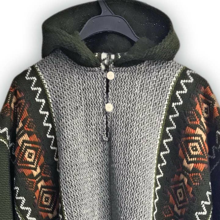 ECUALAMA - Wholesale Poncho - Unisex - Llama Wool Unisex South American Handwoven Hooded Poncho