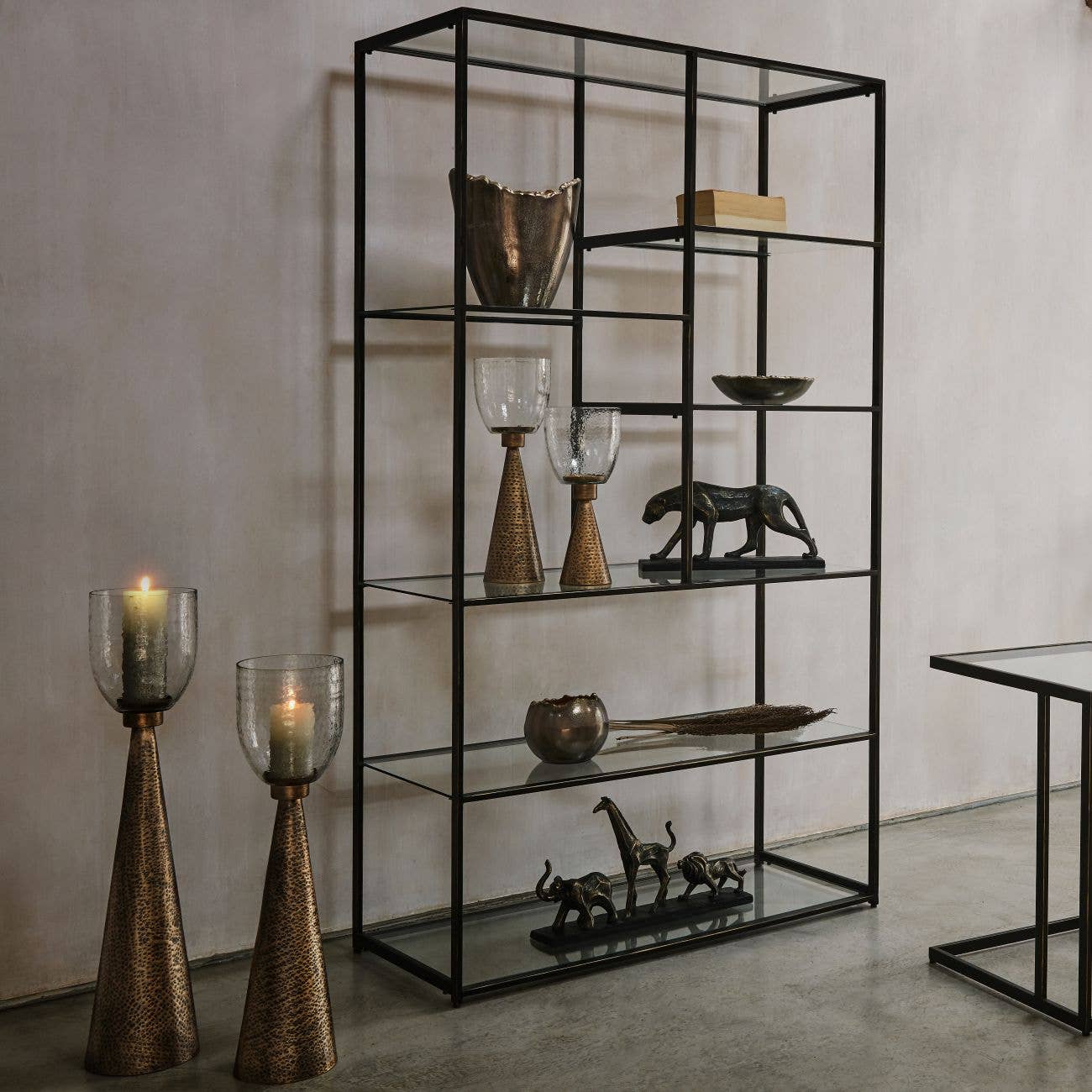 Rookzwart, goud Merapi Lava grote vaas van 27 cm voor groothandel op Faire6