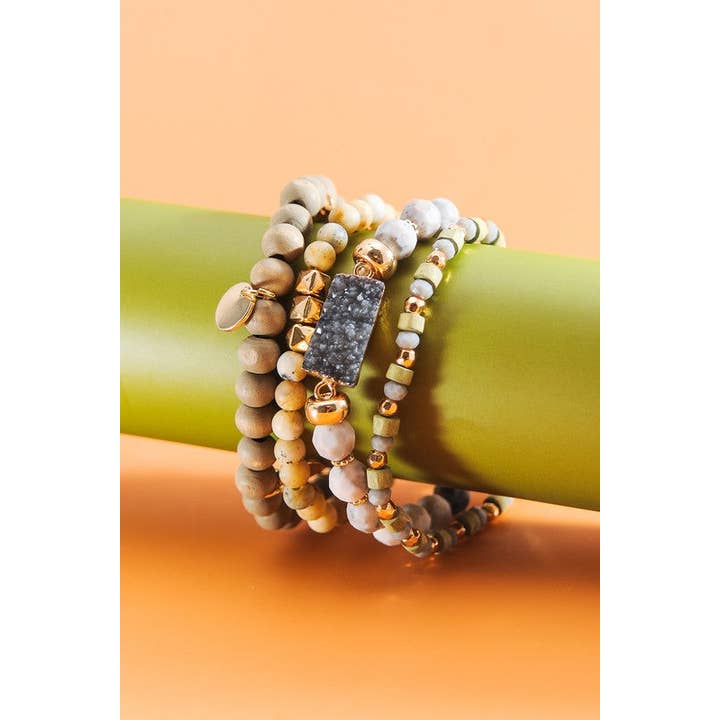 JOSSLYN by wall to wall – Conjunto de joias por atacado – CONJUNTO PULSEIRA ELÁSTICO 4 FILEIRAS EM MADEIRA NATURAL DRUZY WOOD | 10B30310123