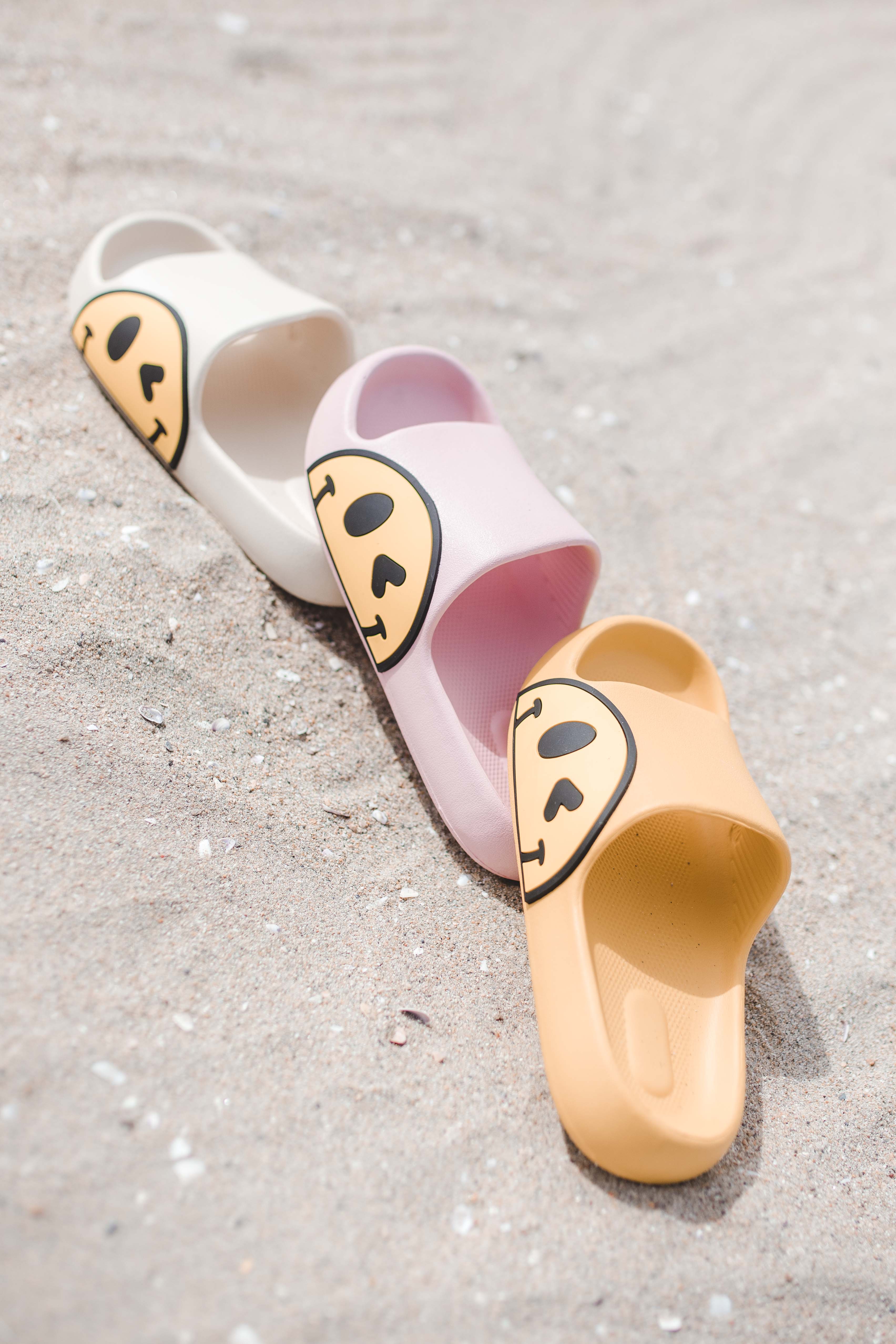 Space 46 Wholesale - Wholesale Slides - Women's - Smiley Happy Face Beach Shower Slippers Sandals Slides3