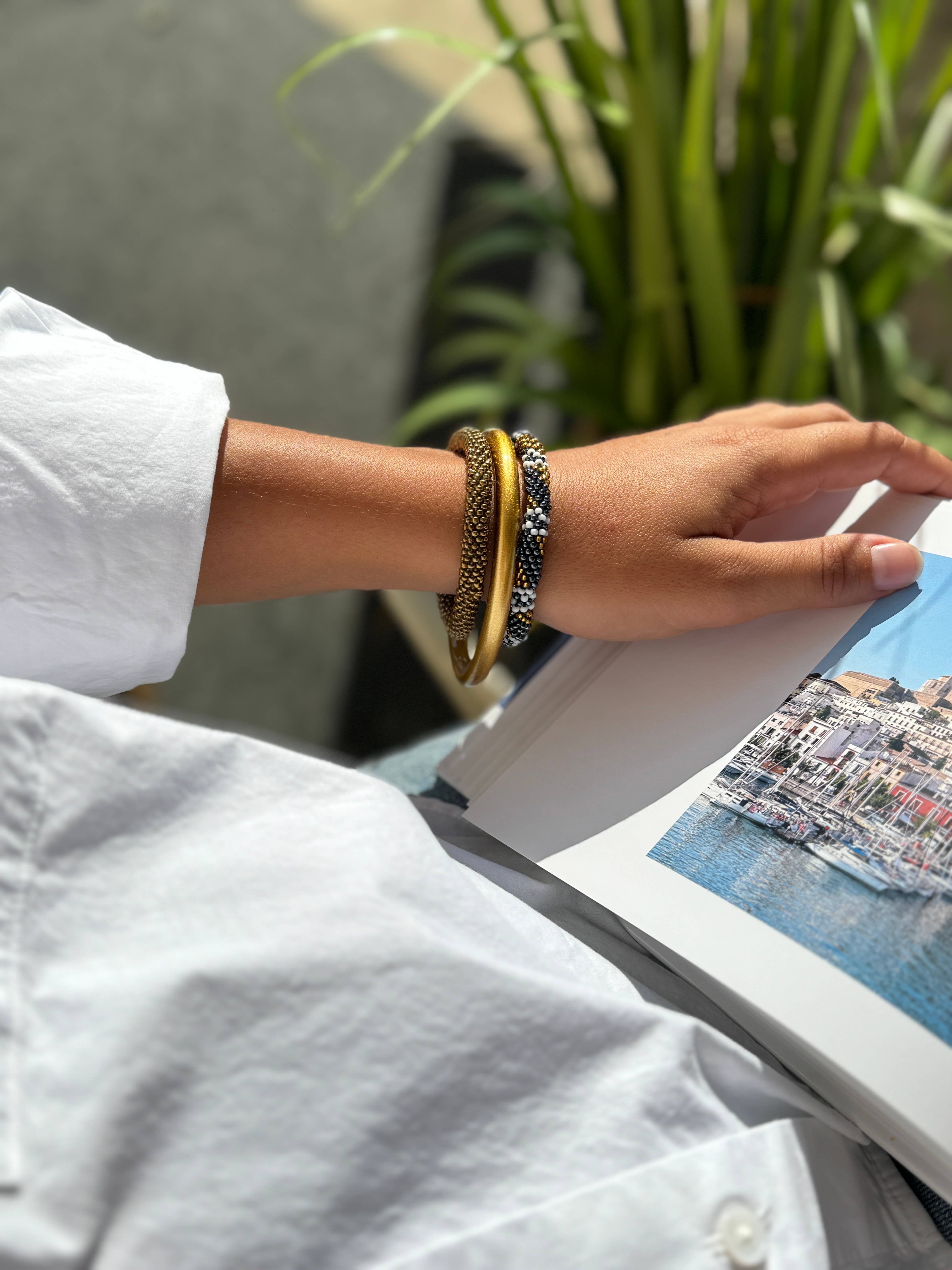 MAISON KIZO - Wholesale Bangle Bracelet - Lacquered gold buffalo horn bangle2