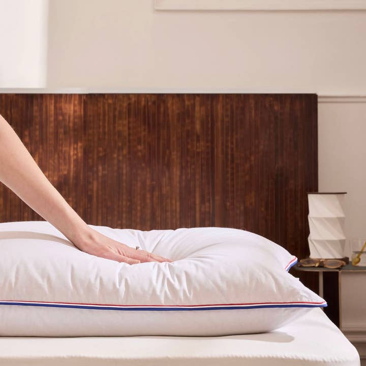 Kudde Tignes - Mjuk (Dun) för wholesale av La Couette Française